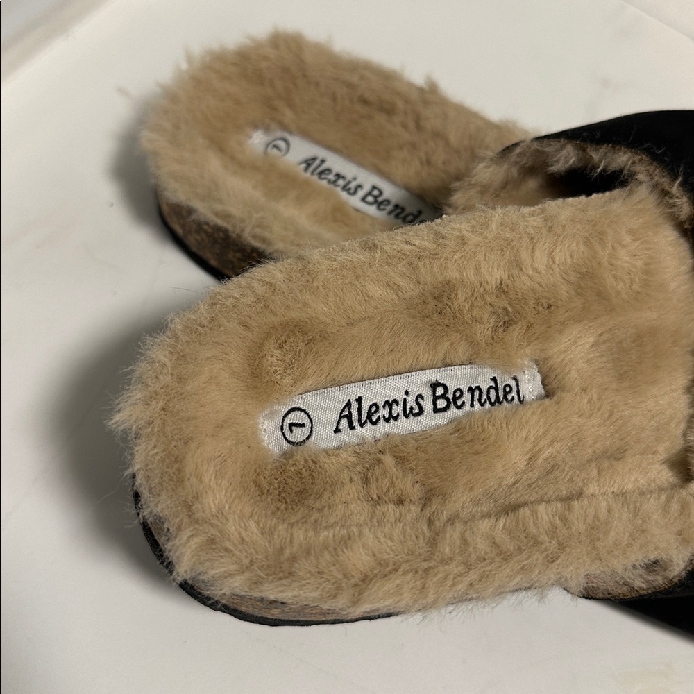 Alexis Bendel Cozy Faux Fur Slippers Black Tan Buckle Slide Size 7 Like New - Picture 2 of 4